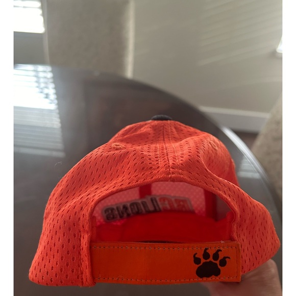 Like new- BC Lions cap - Picture 2 of 4